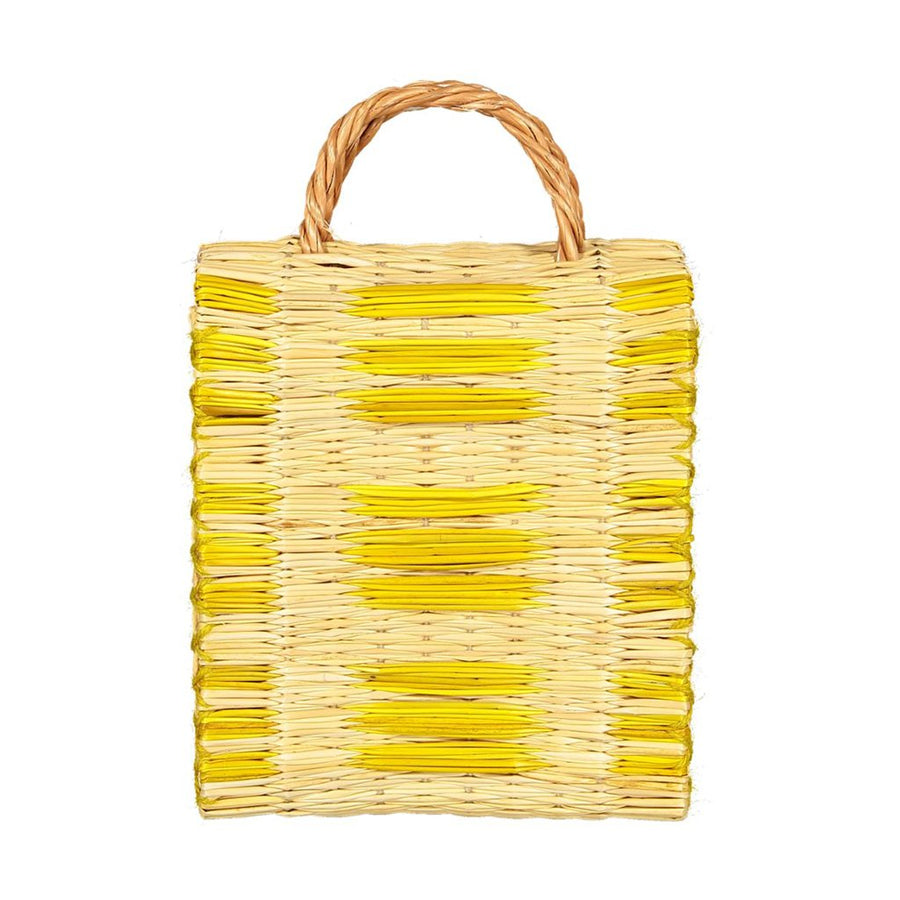 panier en roseau jaune